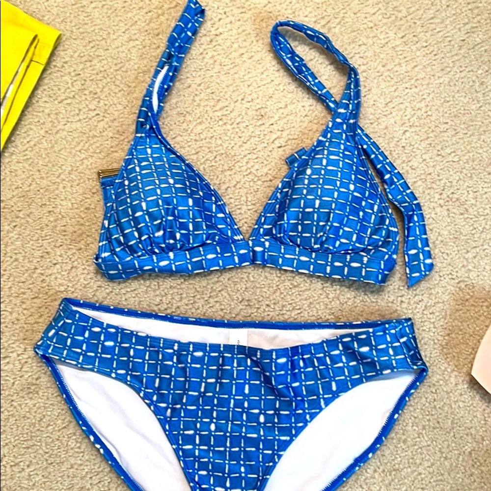 Blue and white Vineyard Vines bathing suit!